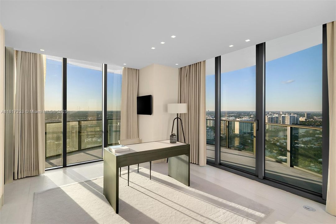 For Sale: $19,900,000 (6 beds, 6 baths, 10755 Square Feet)