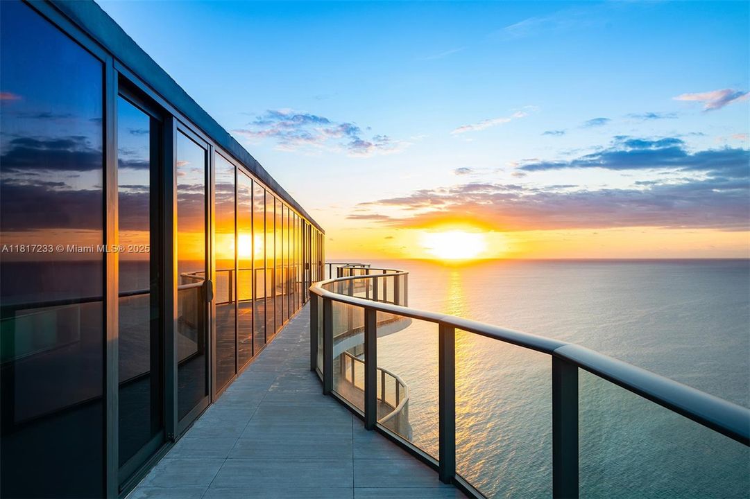 For Sale: $19,900,000 (6 beds, 6 baths, 10755 Square Feet)