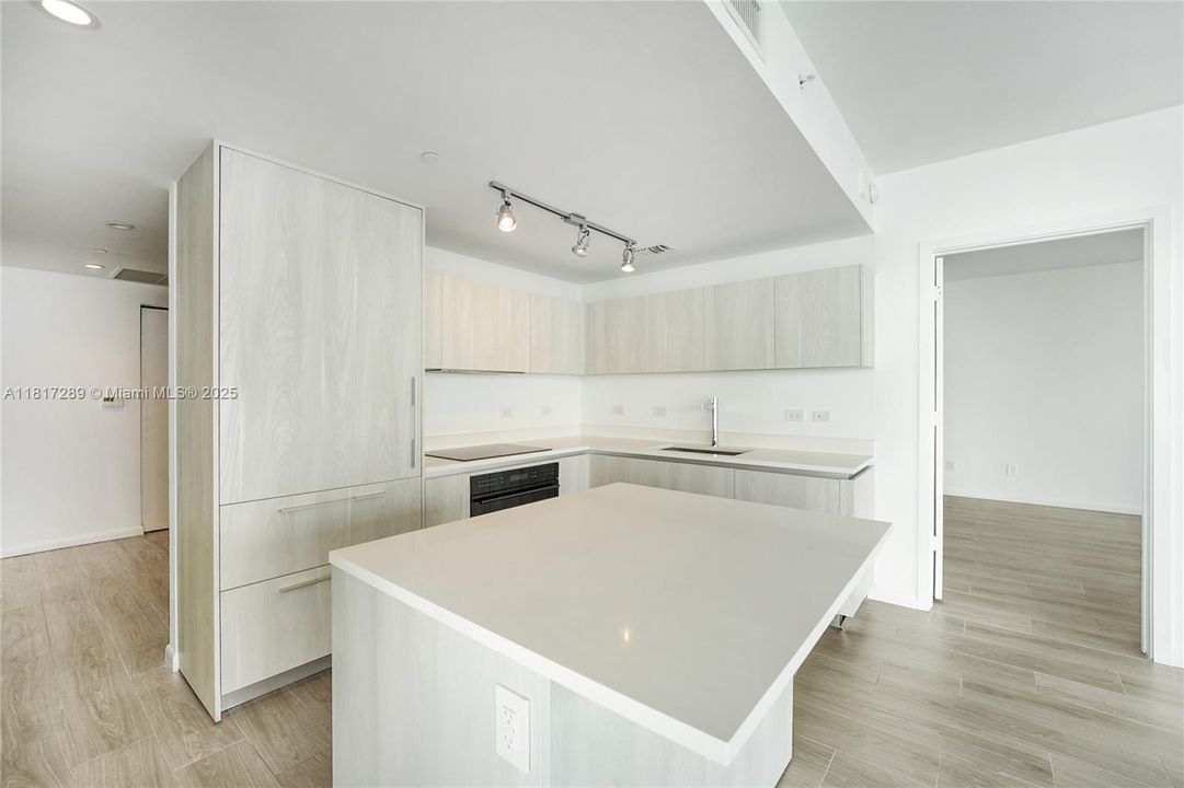 For Sale: $1,745,000 (3 beds, 3 baths, 1634 Square Feet)