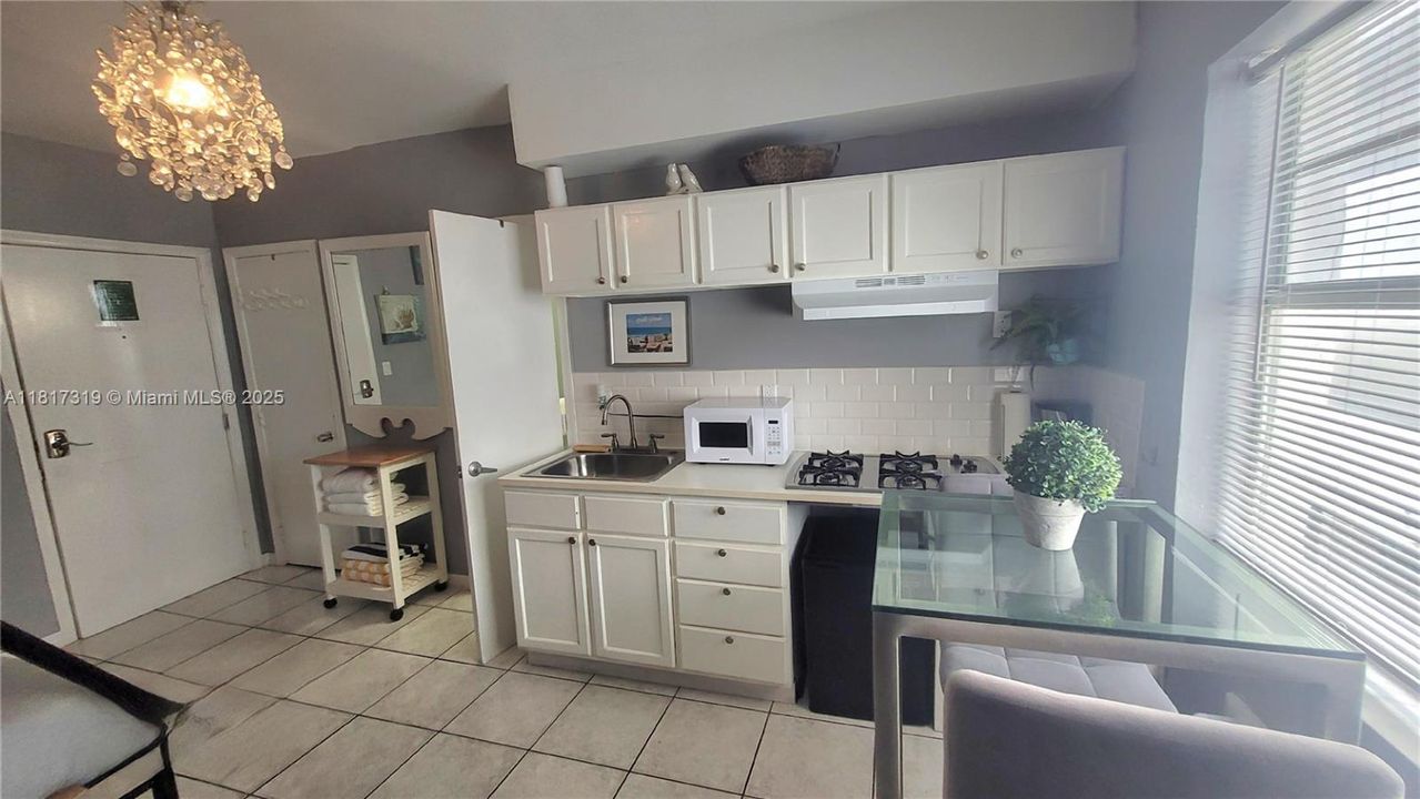 For Sale: $250,000 (0 beds, 1 baths, 200 Square Feet)