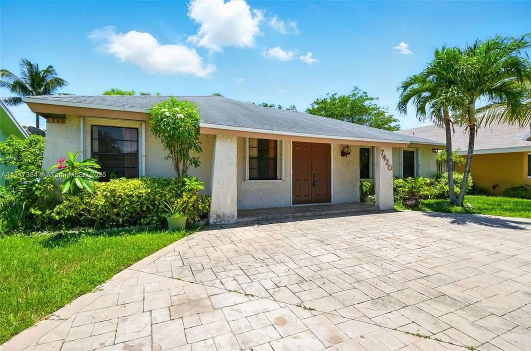 Recently Sold: $448,900 (3 beds, 2 baths, 1693 Square Feet)