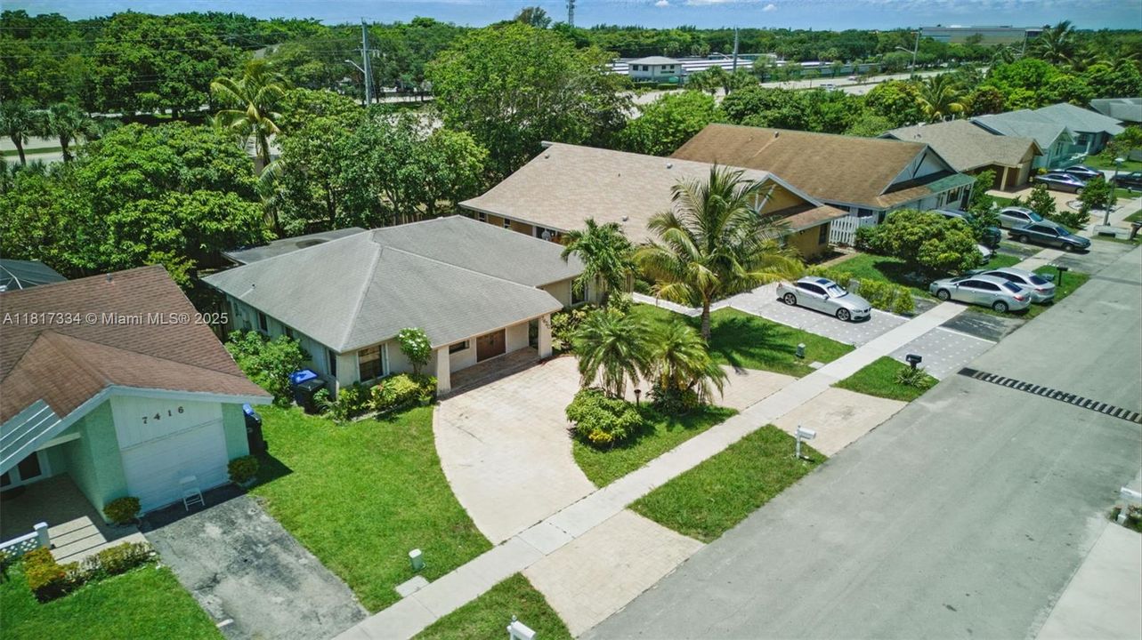 Recently Sold: $448,900 (3 beds, 2 baths, 1693 Square Feet)