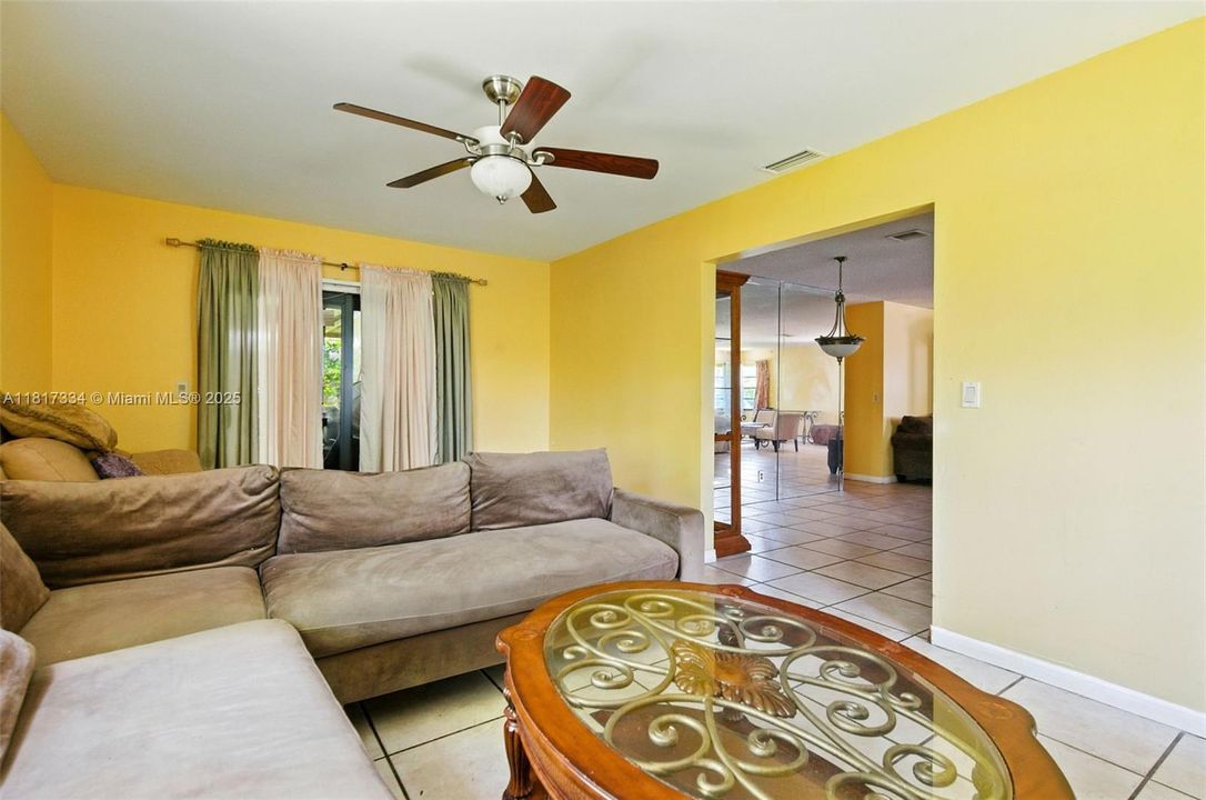 Recently Sold: $448,900 (3 beds, 2 baths, 1693 Square Feet)