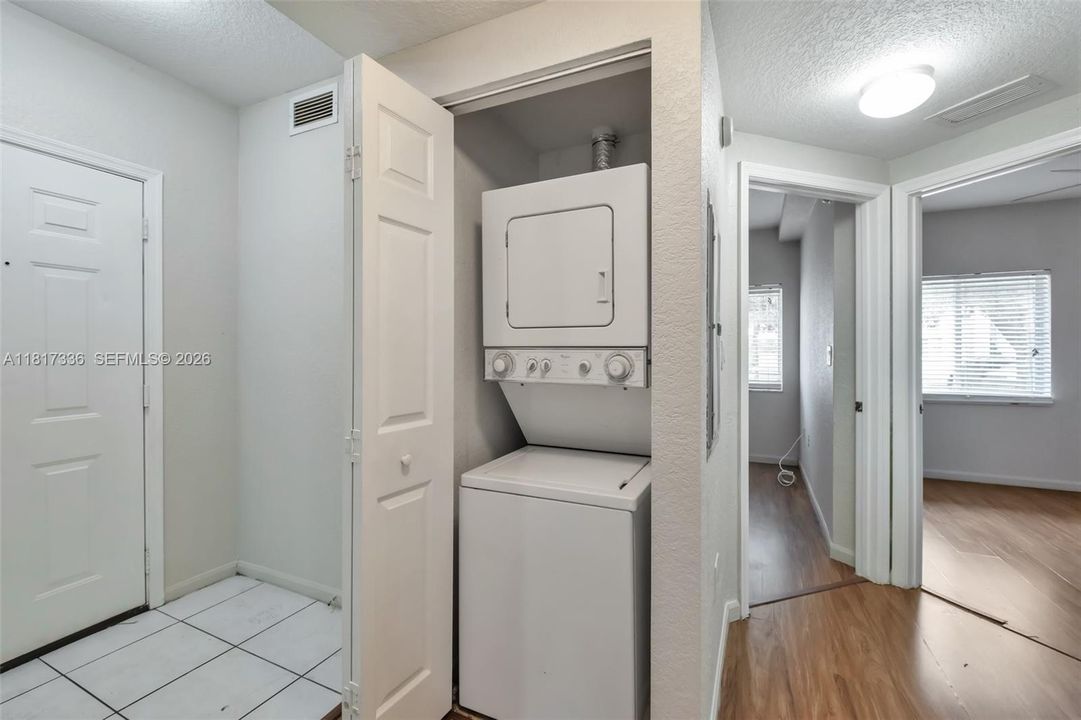 На продажу: $194,000 (3 спален, 2 ванн, 999 Квадратных фут)