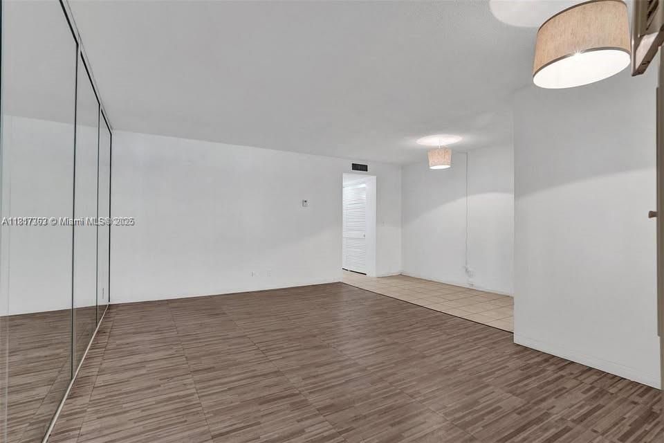 待售: $139,000 (1 贝兹, 1 浴室, 660 平方英尺)