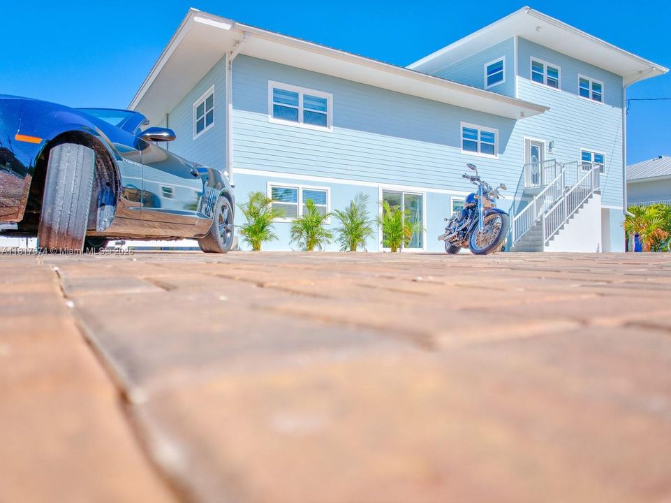 For Sale: $4,500,000 (6 beds, 5 baths, 3296 Square Feet)