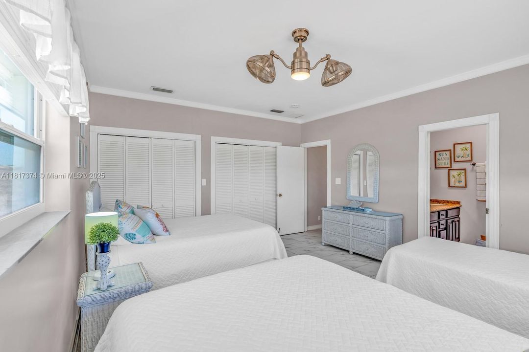 For Sale: $4,500,000 (6 beds, 5 baths, 3296 Square Feet)