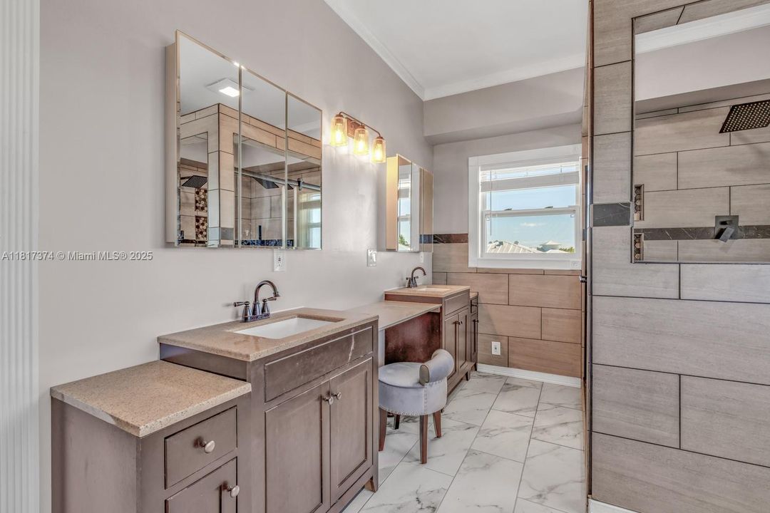 For Sale: $4,500,000 (6 beds, 5 baths, 3296 Square Feet)