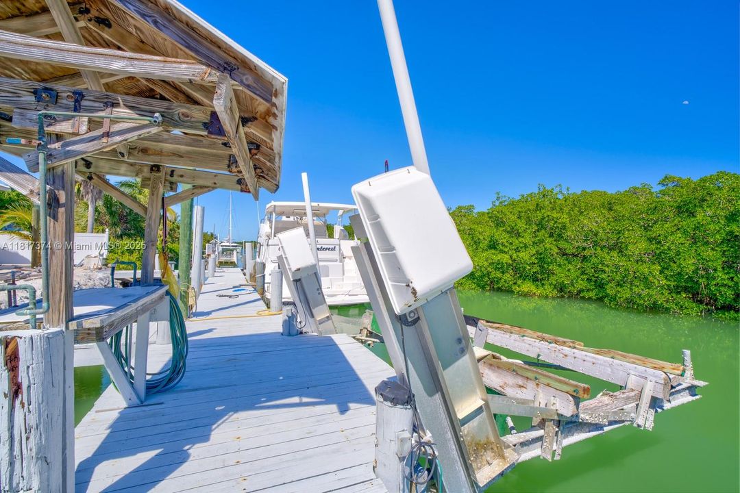 For Sale: $4,500,000 (6 beds, 5 baths, 3296 Square Feet)