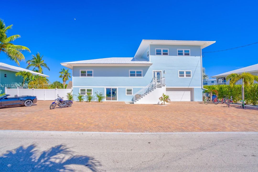 For Sale: $4,500,000 (6 beds, 5 baths, 3296 Square Feet)