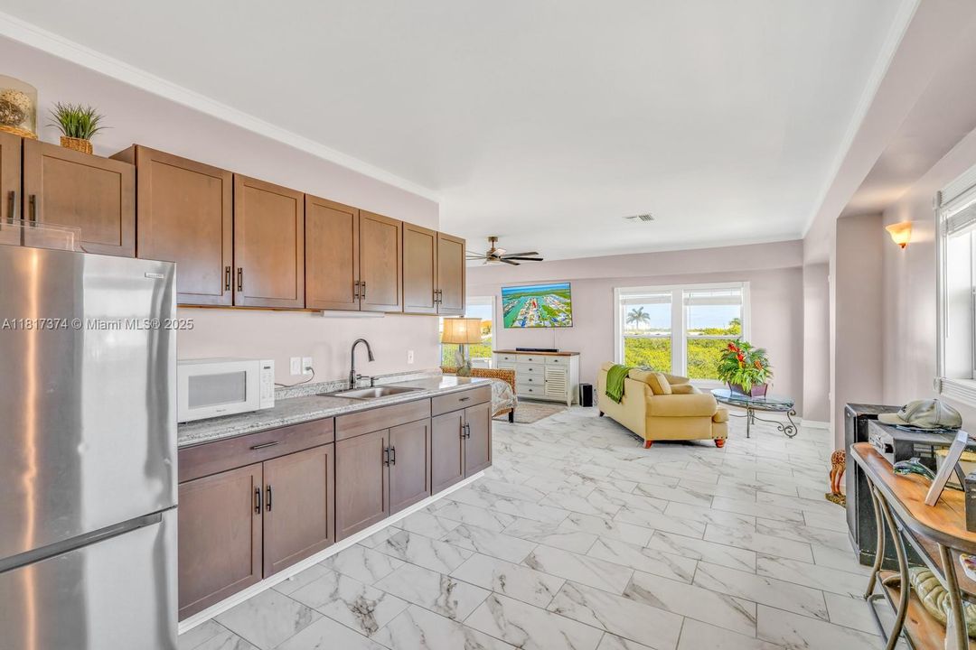 For Sale: $4,500,000 (6 beds, 5 baths, 3296 Square Feet)