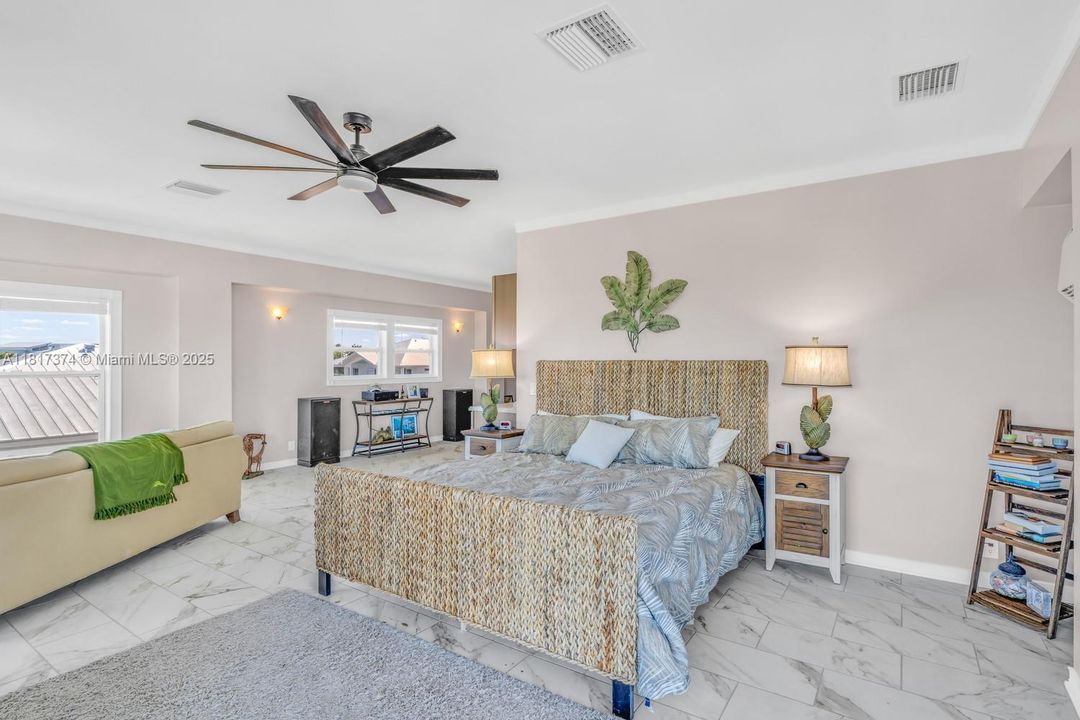 For Sale: $4,500,000 (6 beds, 5 baths, 3296 Square Feet)