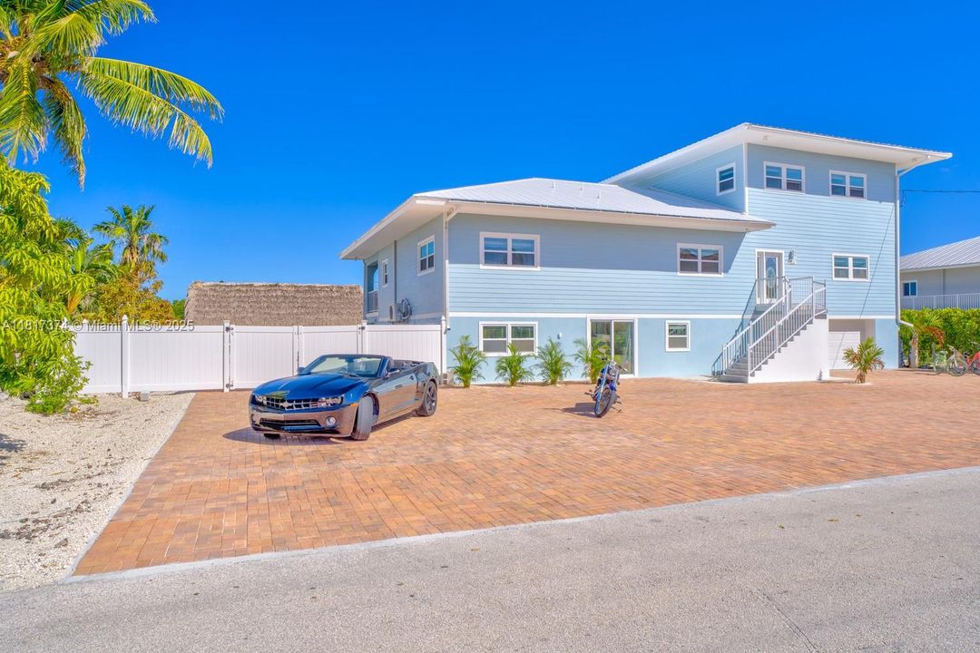 For Sale: $4,500,000 (6 beds, 5 baths, 3296 Square Feet)