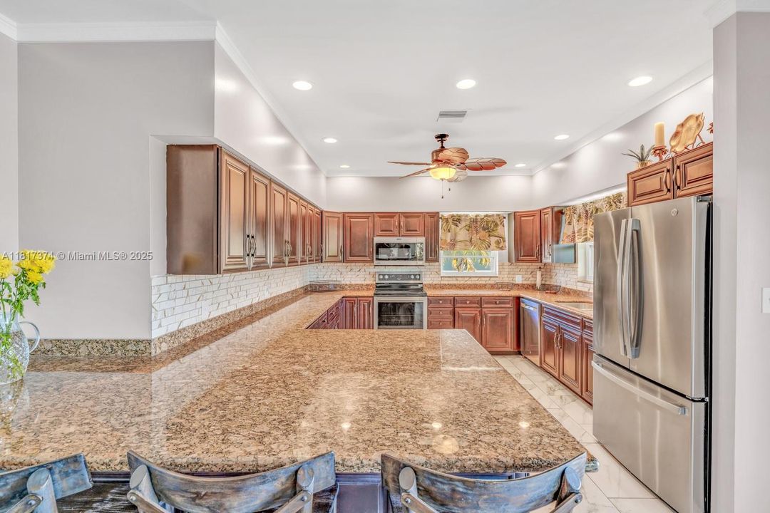 For Sale: $4,500,000 (6 beds, 5 baths, 3296 Square Feet)