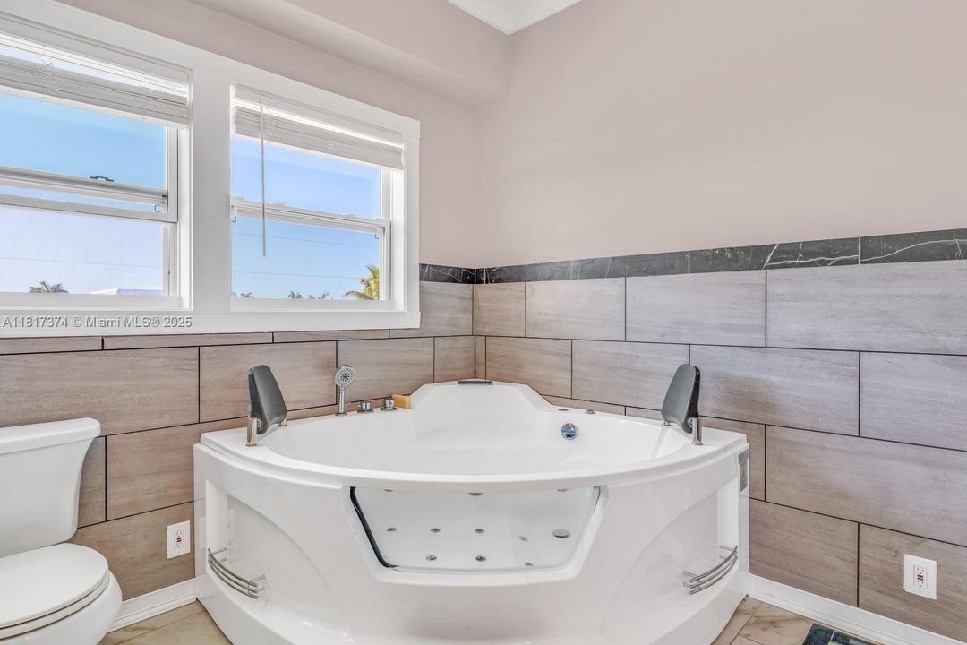 For Sale: $4,500,000 (6 beds, 5 baths, 3296 Square Feet)