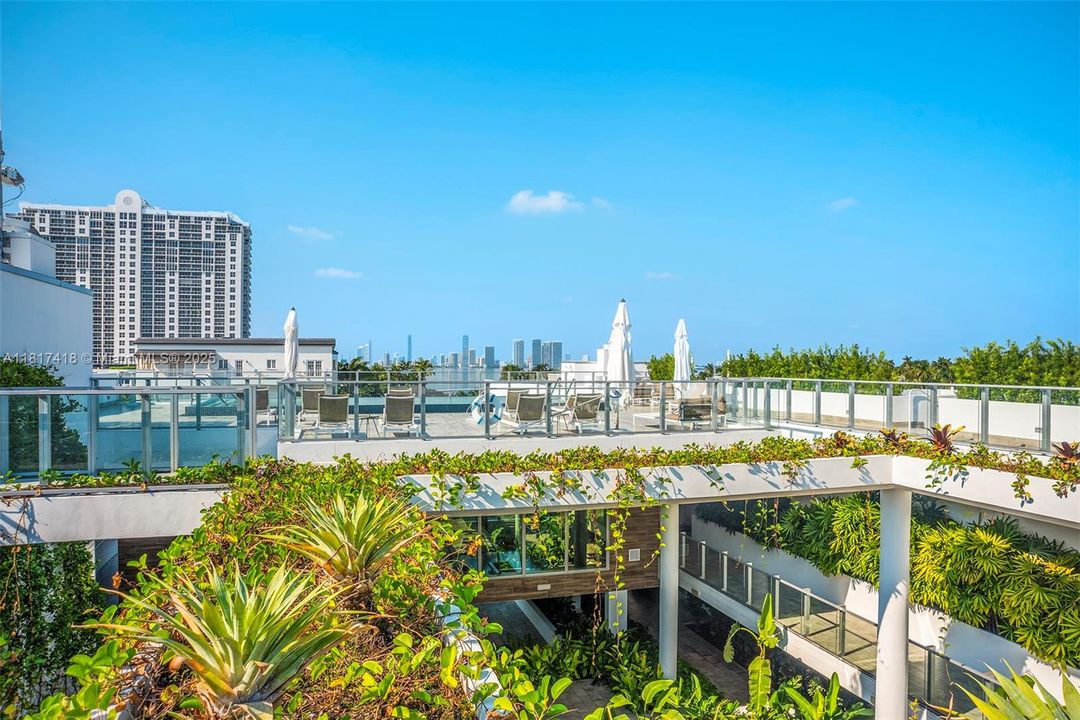 For Sale: $1,875,000 (3 beds, 2 baths, 1481 Square Feet)