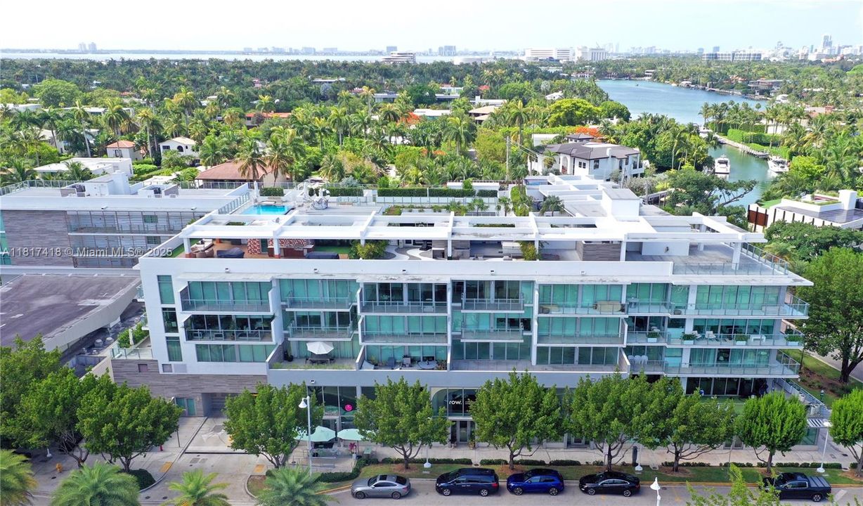 For Sale: $1,875,000 (3 beds, 2 baths, 1481 Square Feet)