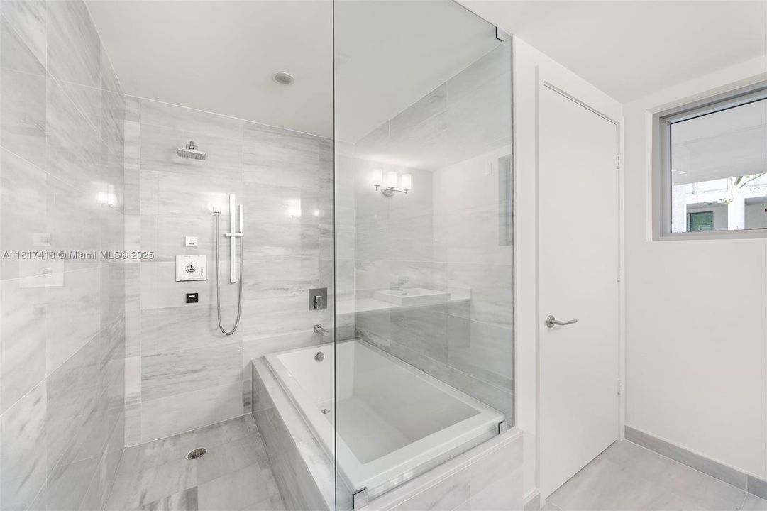 For Sale: $1,875,000 (3 beds, 2 baths, 1481 Square Feet)