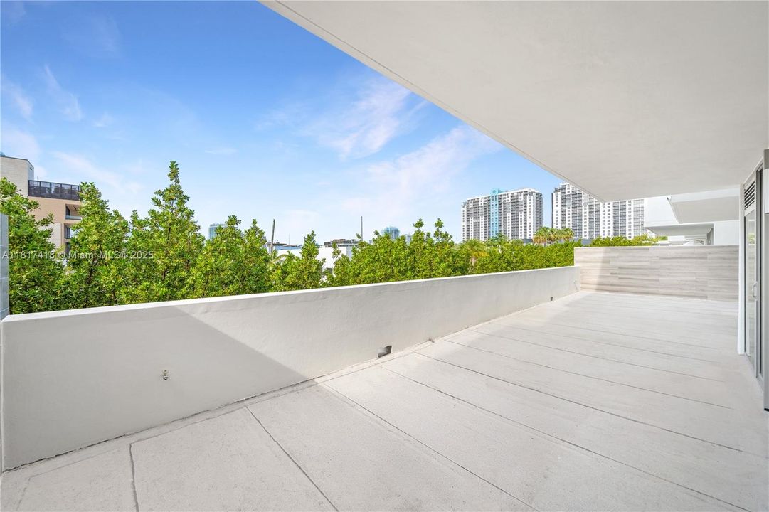 For Sale: $1,875,000 (3 beds, 2 baths, 1481 Square Feet)