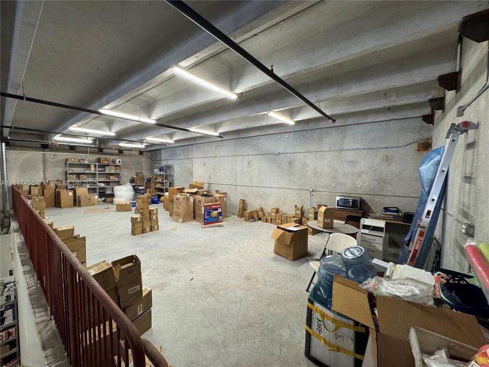 942 sq.ft. of mezzanine