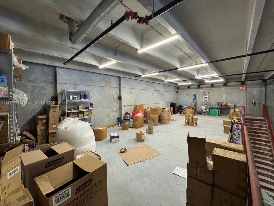 942 sq.ft. of mezzanine