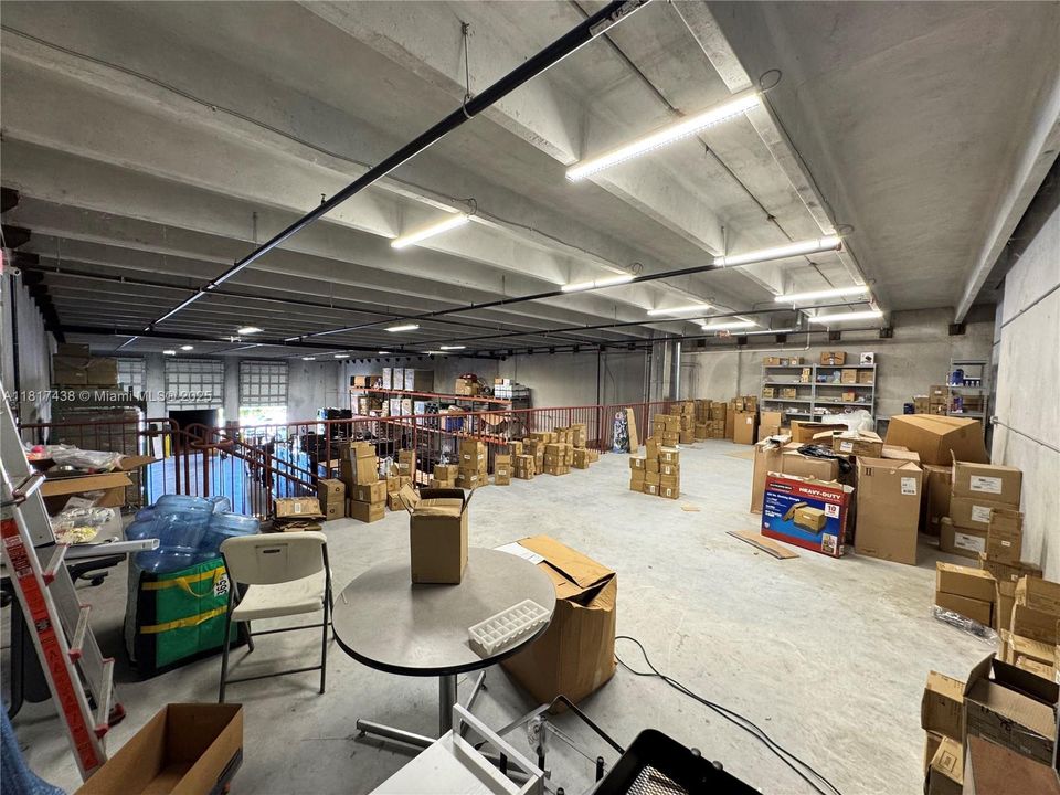 942 sq.ft. of mezzanine