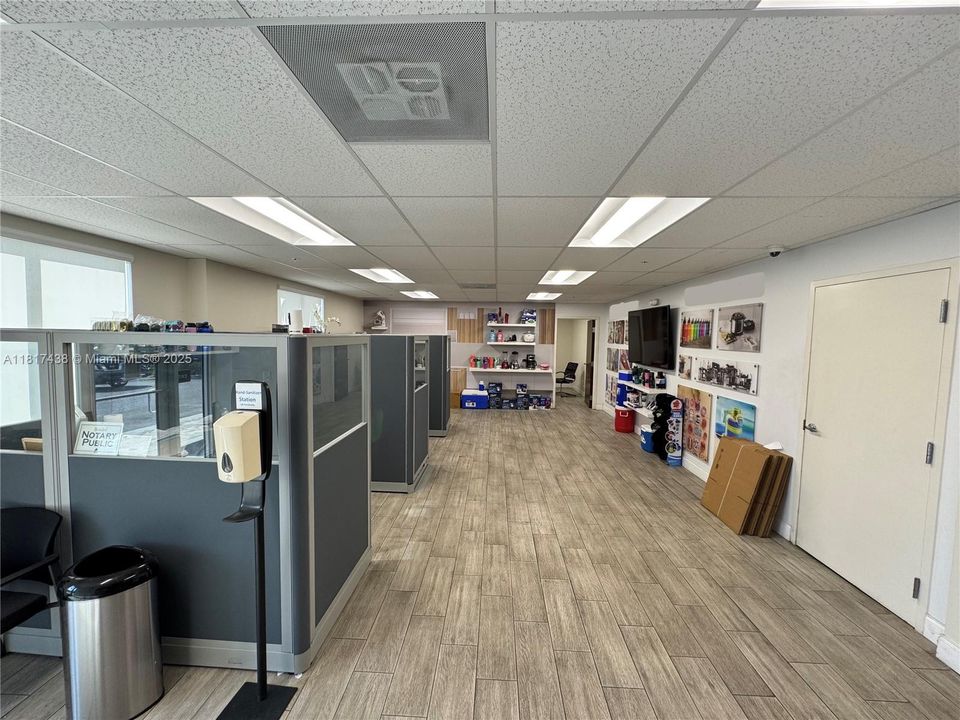 942 sq.ft. of office space