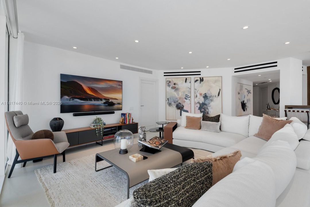 Vendido Recientemente: $3,695,000 (2 camas, 2 baños, 1815 Pies cuadrados)