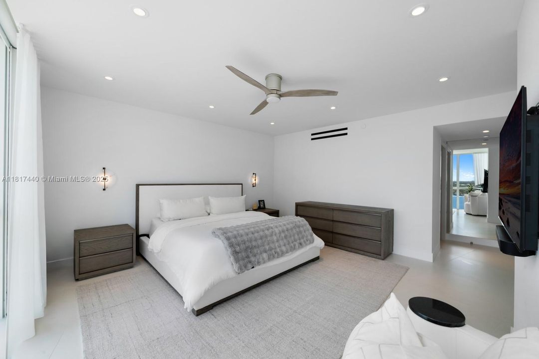 Vendido Recientemente: $3,695,000 (2 camas, 2 baños, 1815 Pies cuadrados)