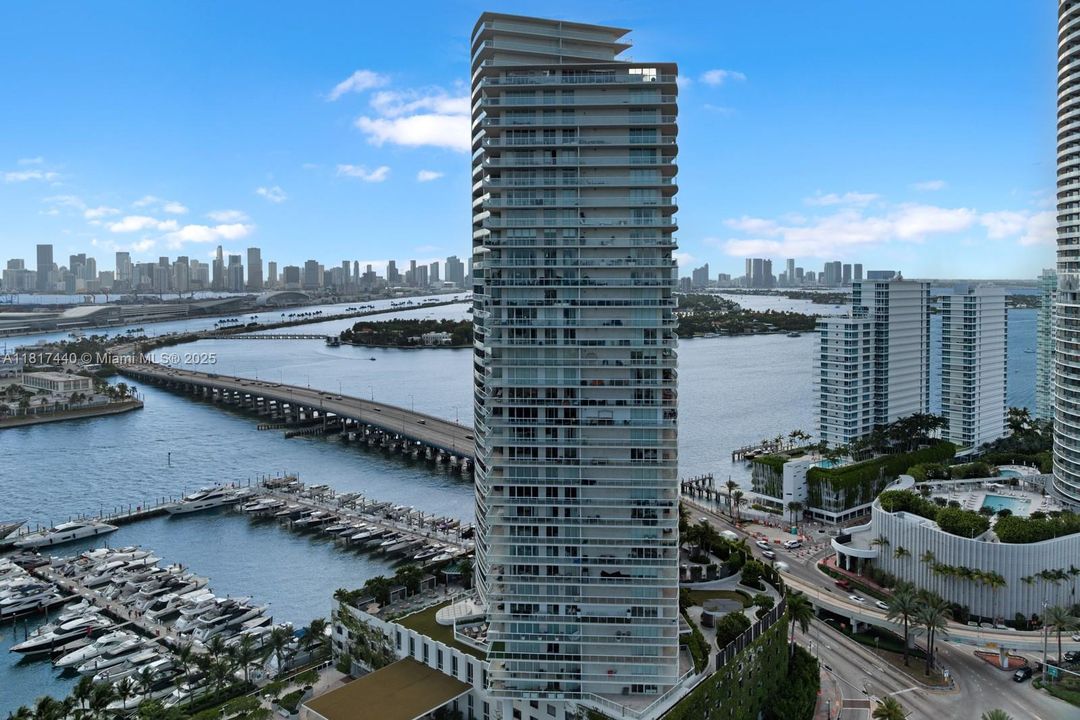 Vendido Recientemente: $3,695,000 (2 camas, 2 baños, 1815 Pies cuadrados)