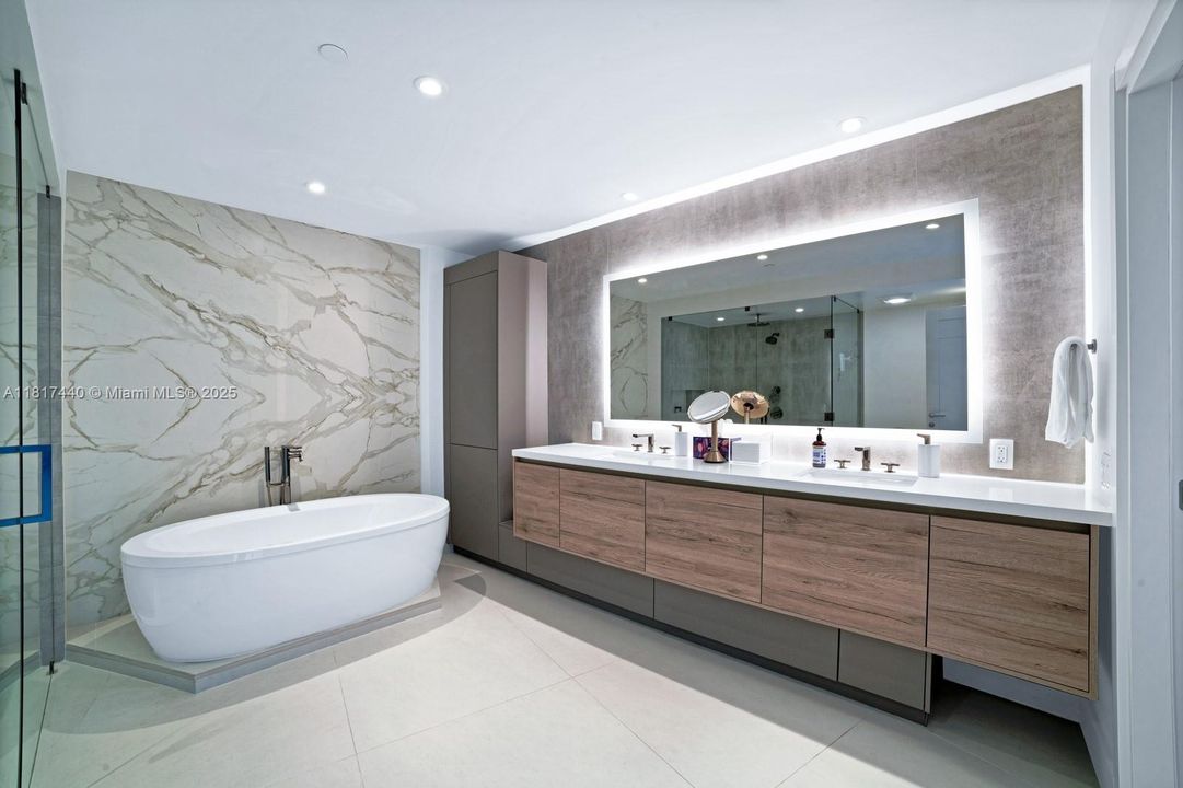 Vendido Recientemente: $3,695,000 (2 camas, 2 baños, 1815 Pies cuadrados)