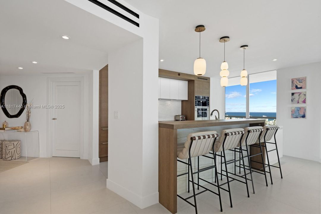 Vendido Recientemente: $3,695,000 (2 camas, 2 baños, 1815 Pies cuadrados)