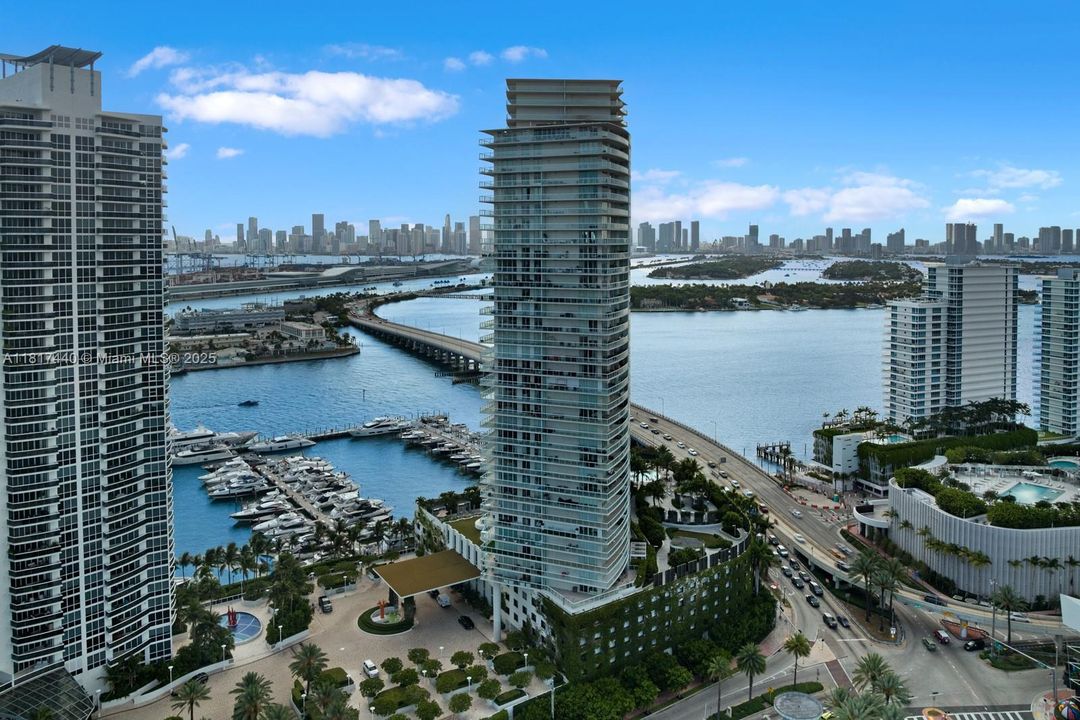 Vendido Recientemente: $3,695,000 (2 camas, 2 baños, 1815 Pies cuadrados)