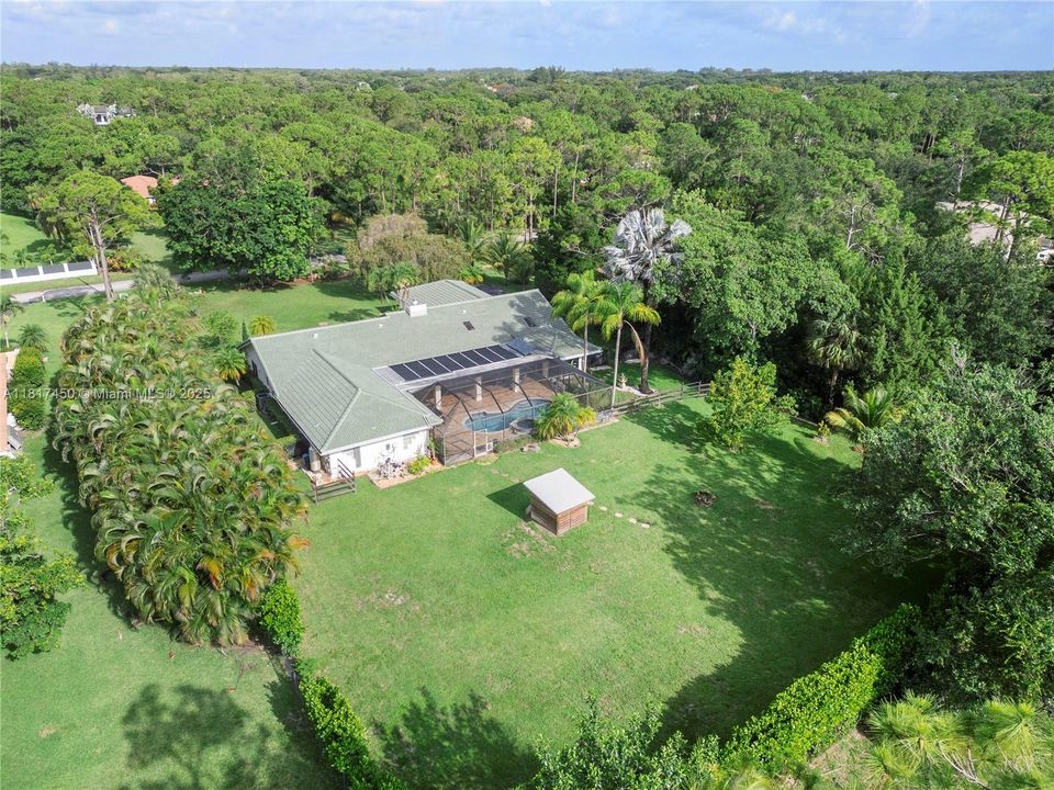 Vendido Recientemente: $1,650,000 (5 camas, 3 baños, 4154 Pies cuadrados)