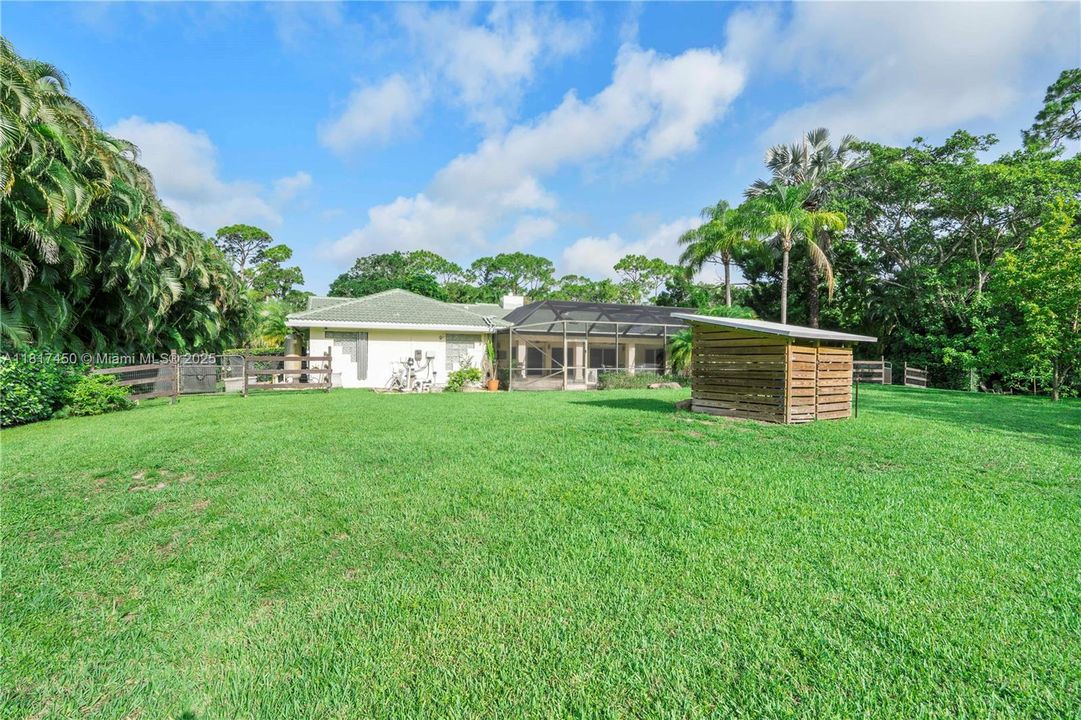 Vendido Recientemente: $1,650,000 (5 camas, 3 baños, 4154 Pies cuadrados)