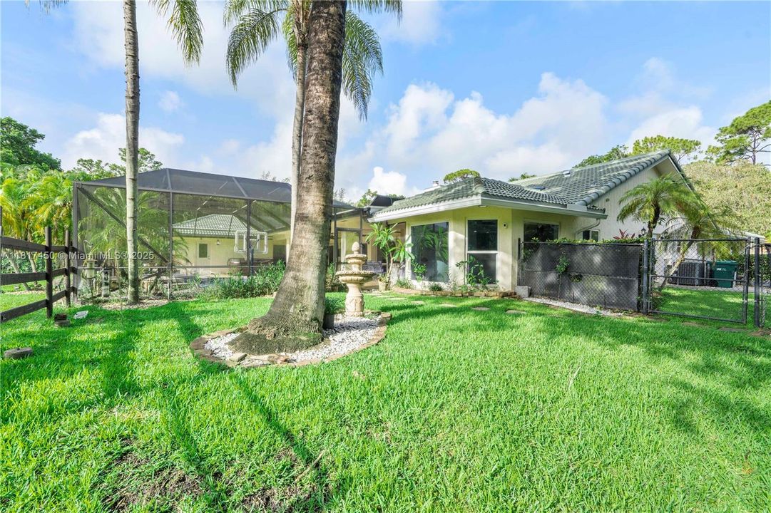 Vendido Recientemente: $1,650,000 (5 camas, 3 baños, 4154 Pies cuadrados)