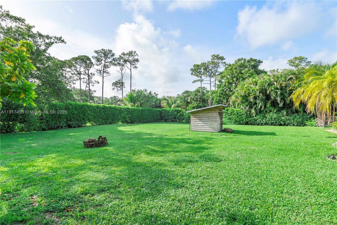 Vendido Recientemente: $1,650,000 (5 camas, 3 baños, 4154 Pies cuadrados)