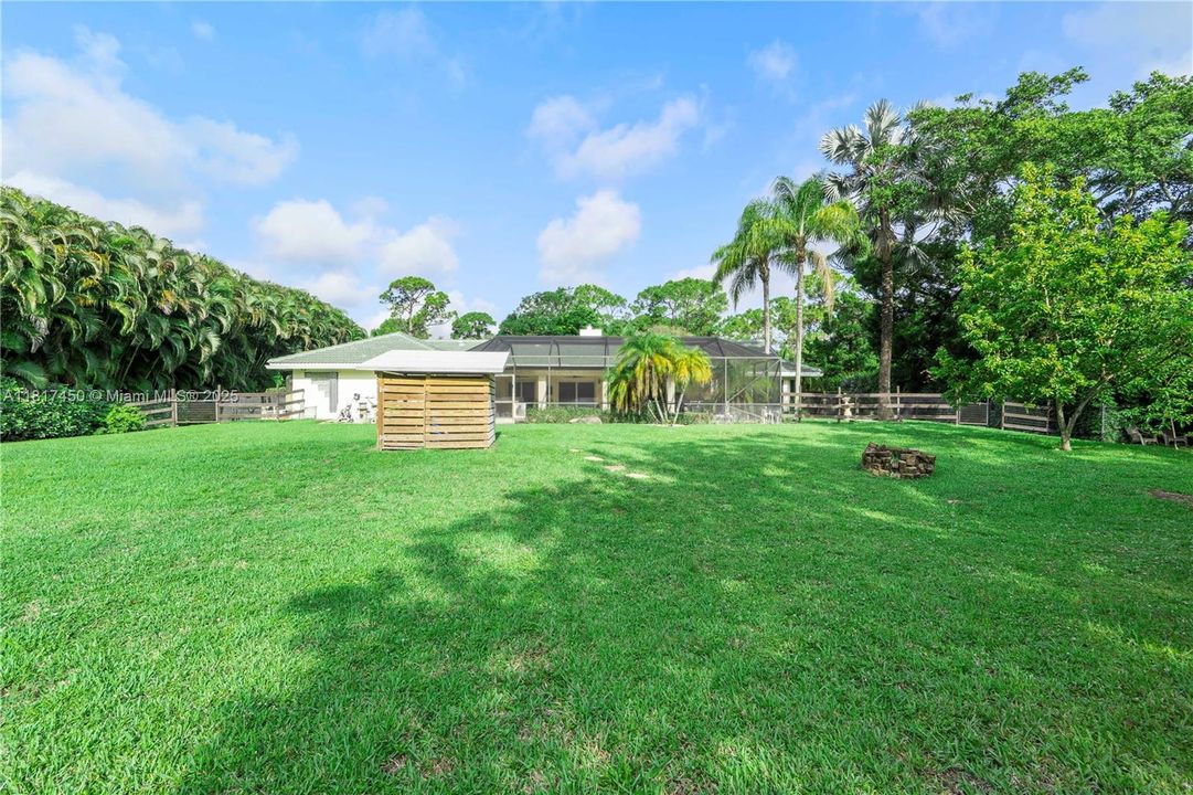 Vendido Recientemente: $1,650,000 (5 camas, 3 baños, 4154 Pies cuadrados)