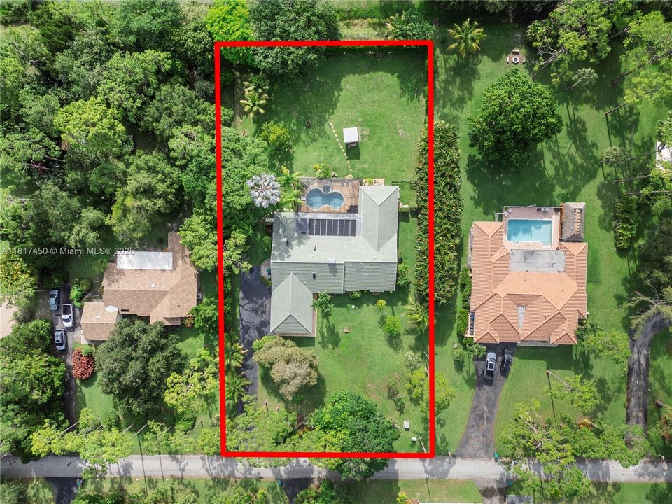 Vendido Recientemente: $1,650,000 (5 camas, 3 baños, 4154 Pies cuadrados)