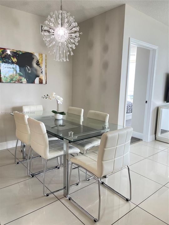 En Venta: $469,000 (2 camas, 2 baños, 1048 Pies cuadrados)