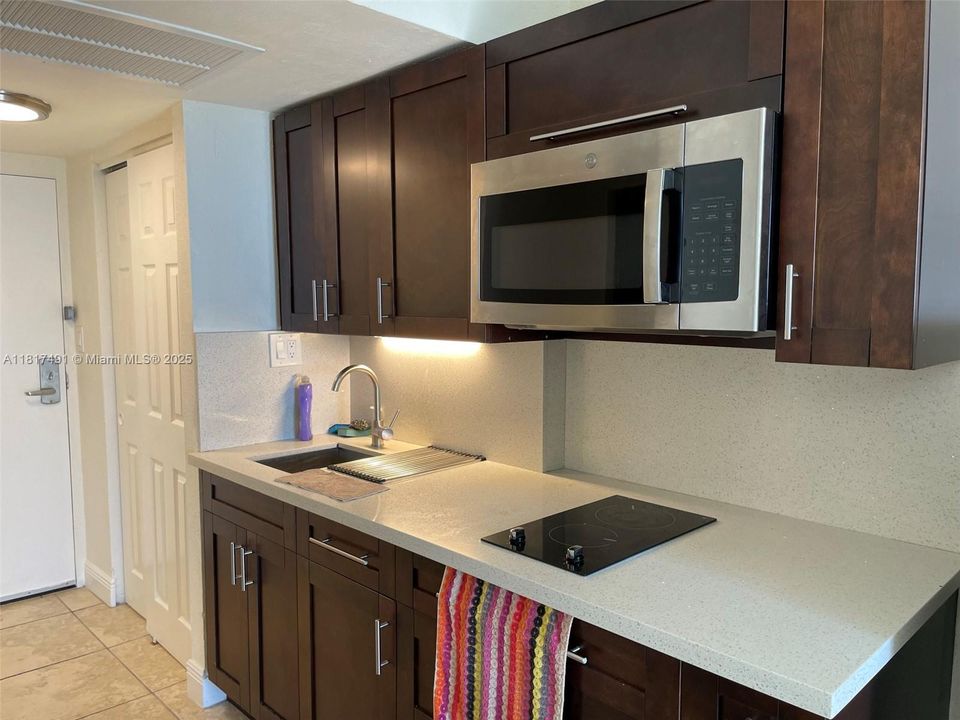 待售: $160,000 (0 贝兹, 1 浴室, 360 平方英尺)