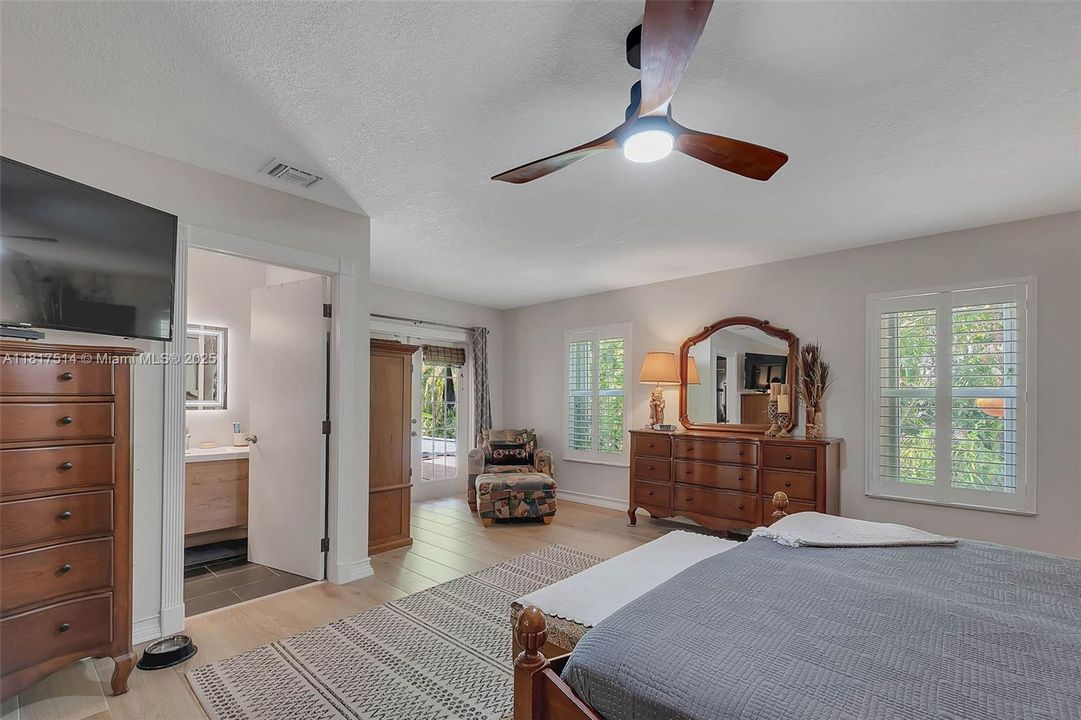 Recently Sold: $1,175,000 (4 beds, 2 baths, 2616 Square Feet)