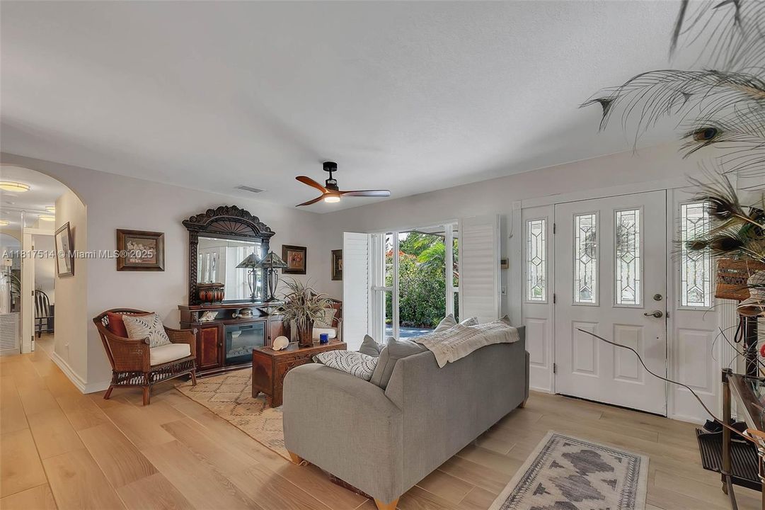 Recently Sold: $1,175,000 (4 beds, 2 baths, 2616 Square Feet)