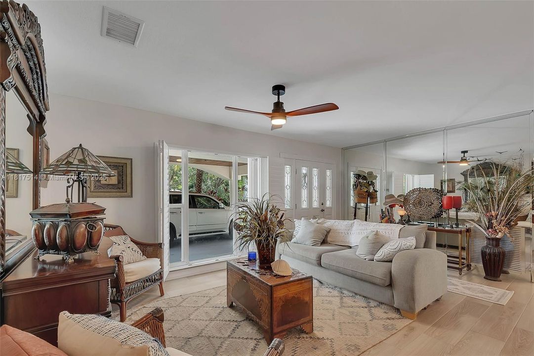 Recently Sold: $1,175,000 (4 beds, 2 baths, 2616 Square Feet)