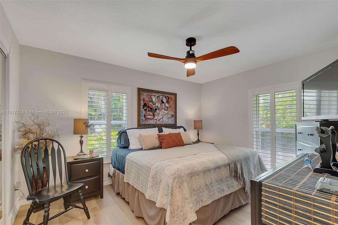 Recently Sold: $1,175,000 (4 beds, 2 baths, 2616 Square Feet)