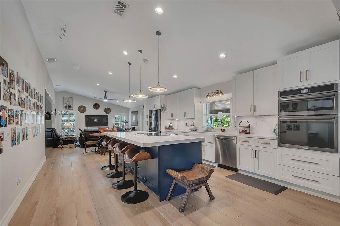 Recently Sold: $1,175,000 (4 beds, 2 baths, 2616 Square Feet)