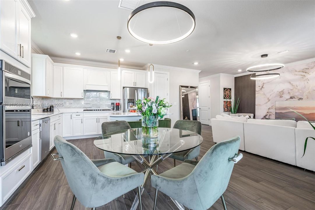 Recently Sold: $935,000 (3 beds, 2 baths, 1941 Square Feet)