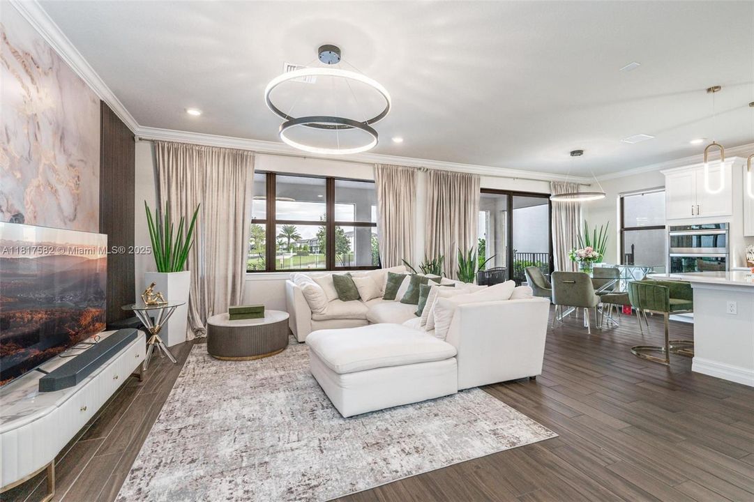 Recently Sold: $935,000 (3 beds, 2 baths, 1941 Square Feet)