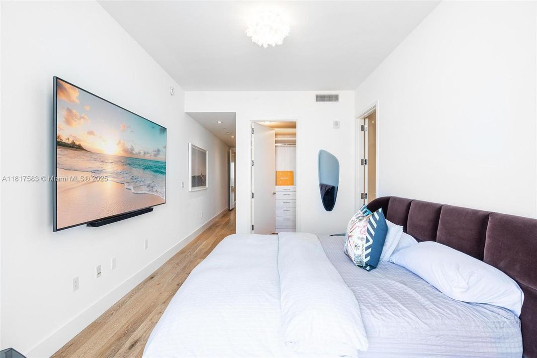 For Sale: $3,390,000 (2 beds, 2 baths, 2065 Square Feet)