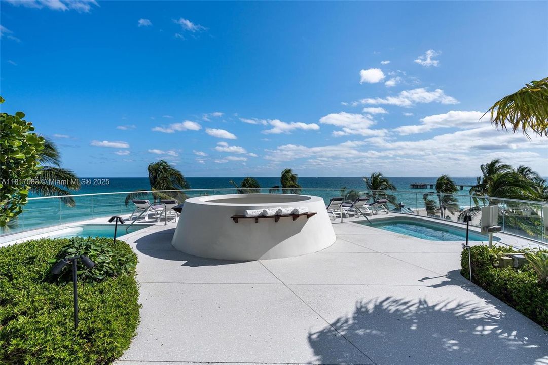 For Sale: $3,390,000 (2 beds, 2 baths, 2065 Square Feet)